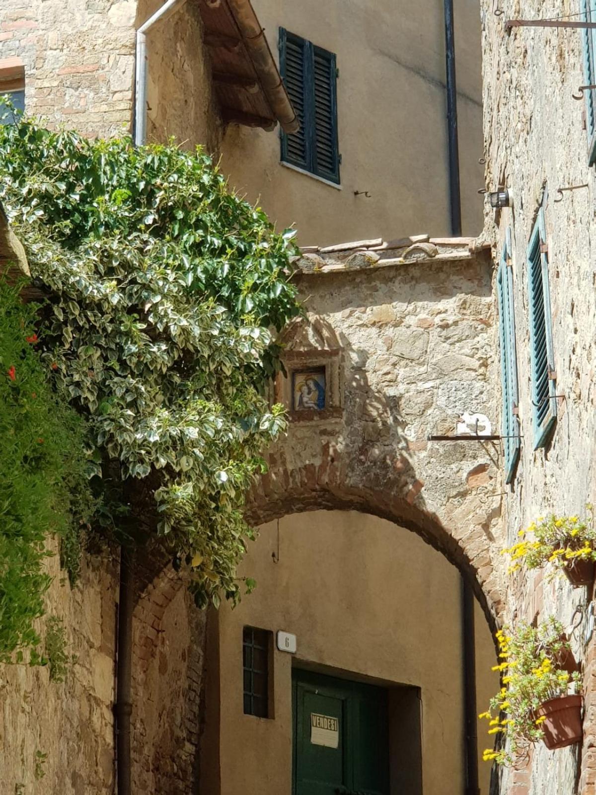 Palazzetto Del Pittore San Quirico dʼOrcia Exteriör bild